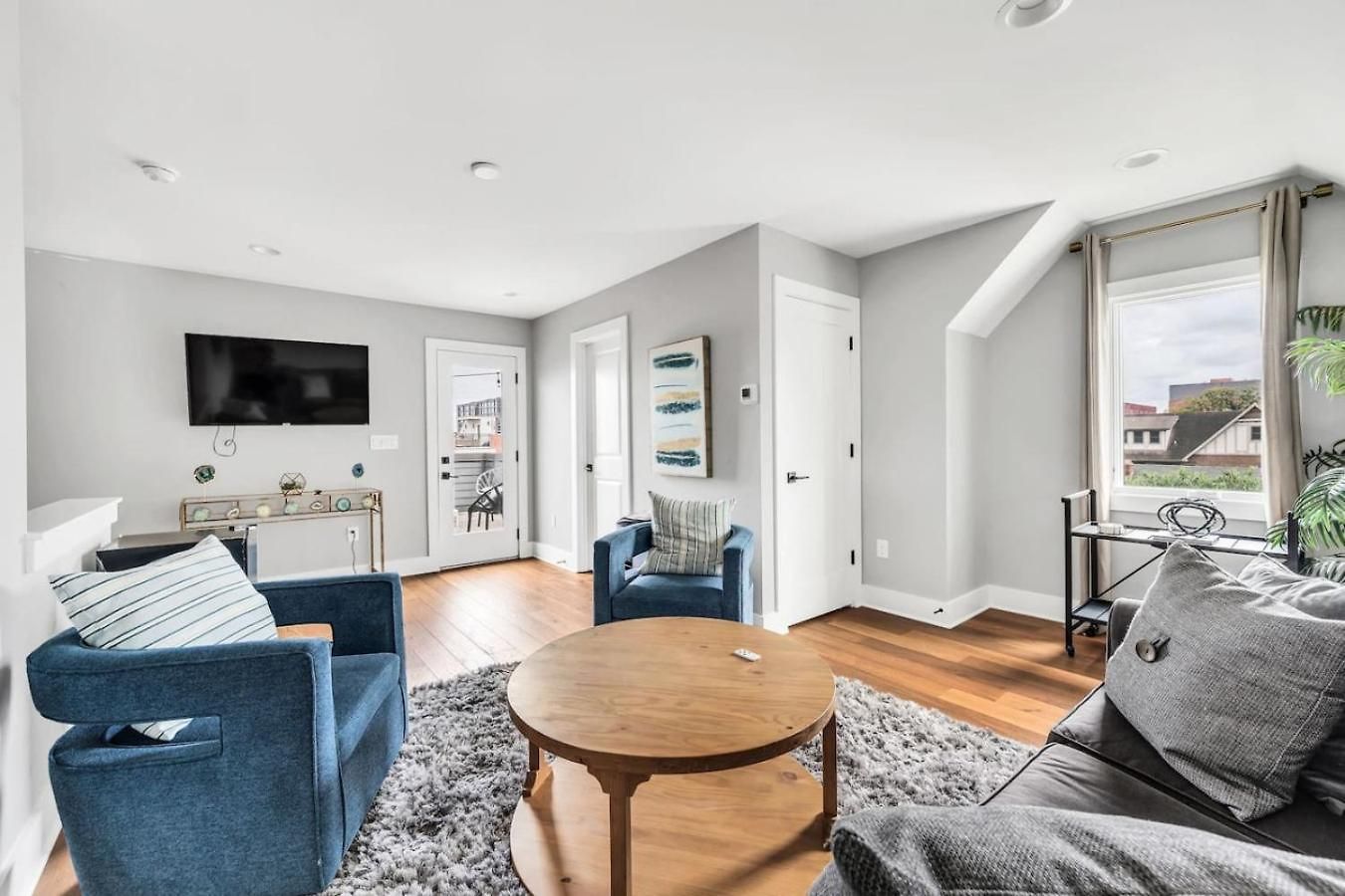 Luxury And Spacious With Private Garage And Fire Pit Holiday home
