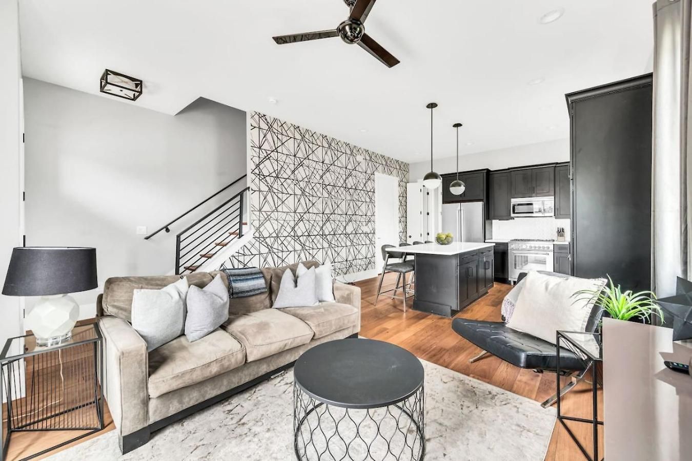 Luxury And Spacious With Private Garage And Fire Pit Holiday home