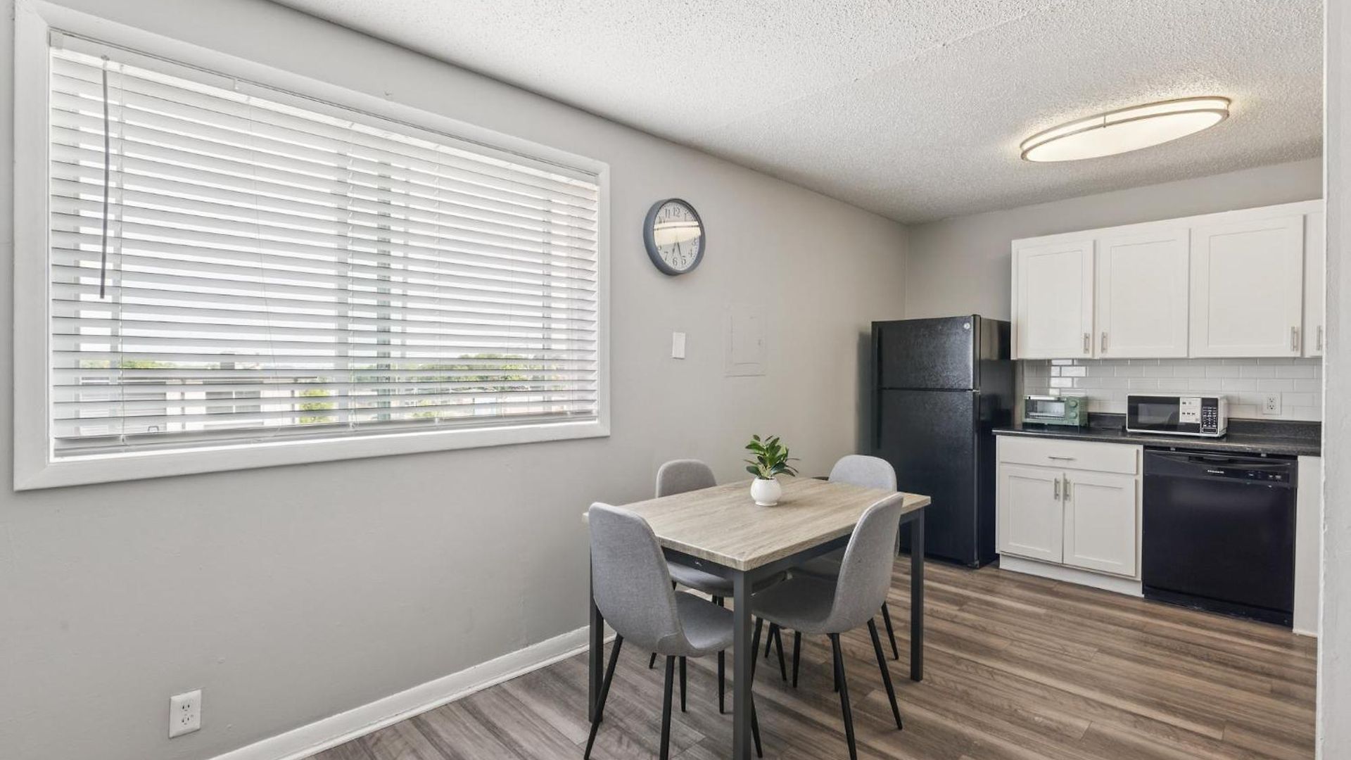 Avery D9 I Comfy 2 Bed 1 Bath Apartment