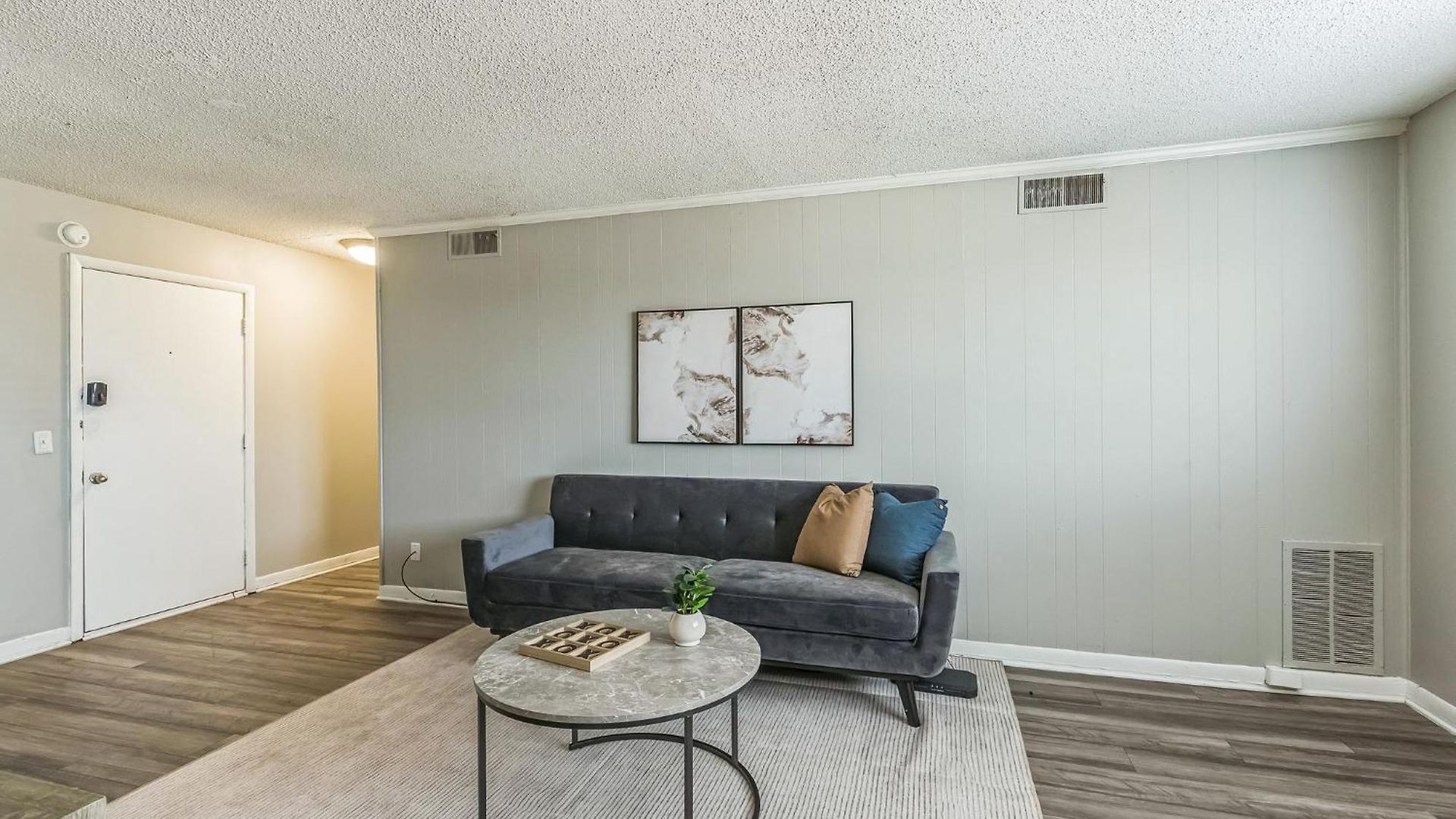 Avery D9 I Comfy 2 Bed 1 Bath Apartment *