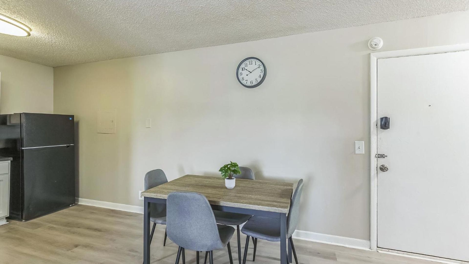 Avery D33 I Spacious 2 Bed 1 Bath * Nashville