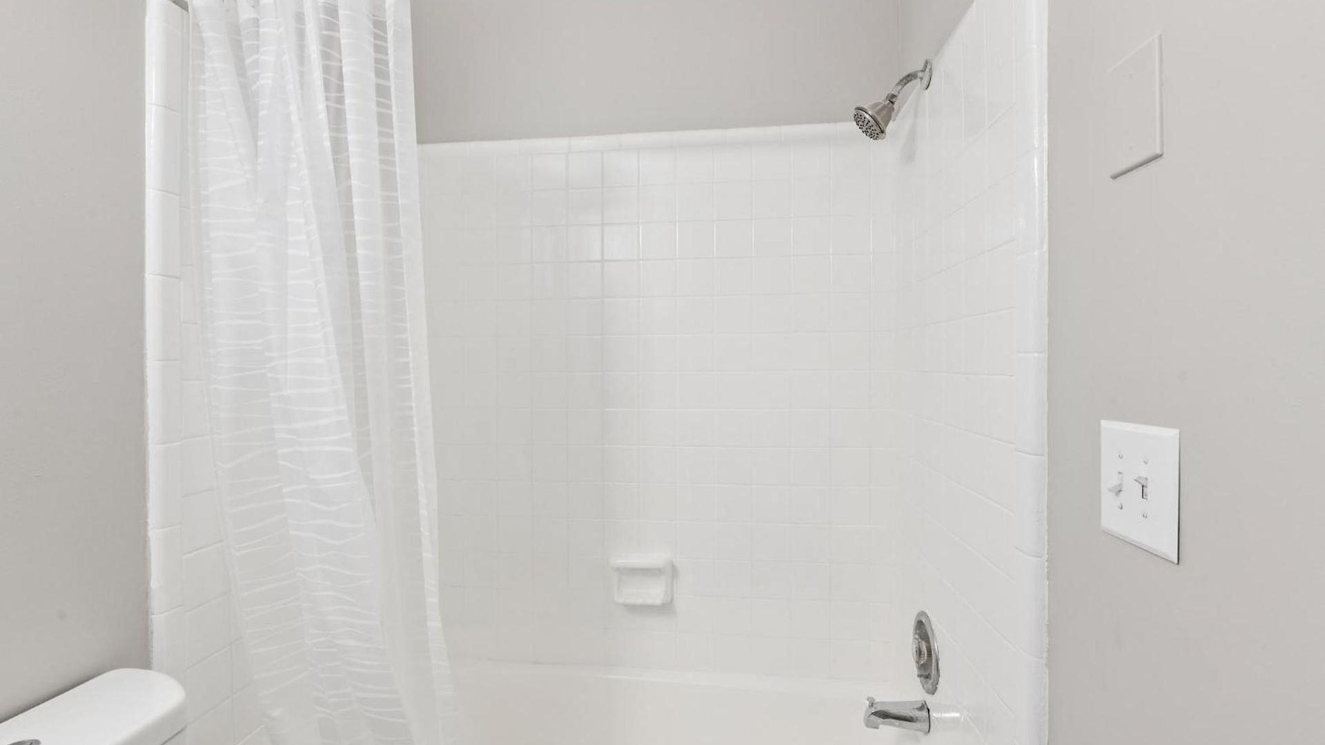 Avery D33 I Spacious 2 Bed 1 Bath Apartment Nashville