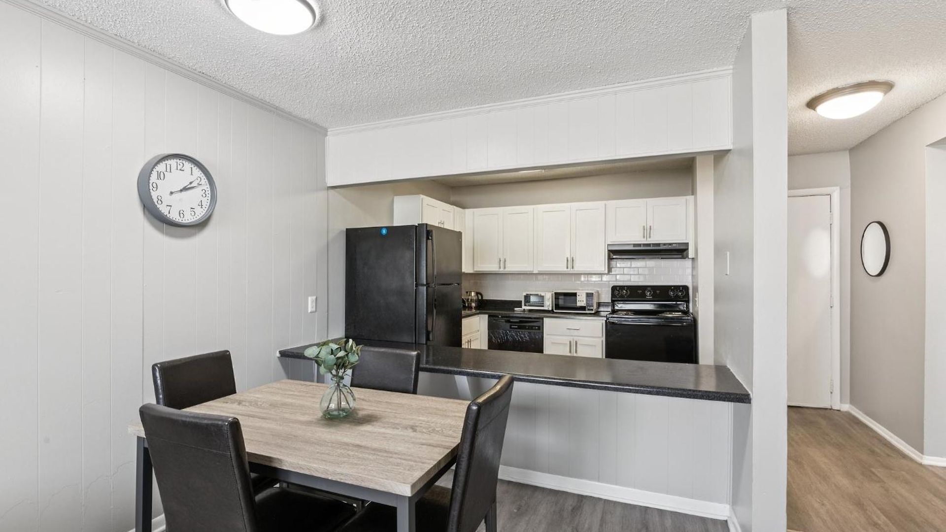 Avery A4 I Spacious 1 Bed 1 Bath * Nashville