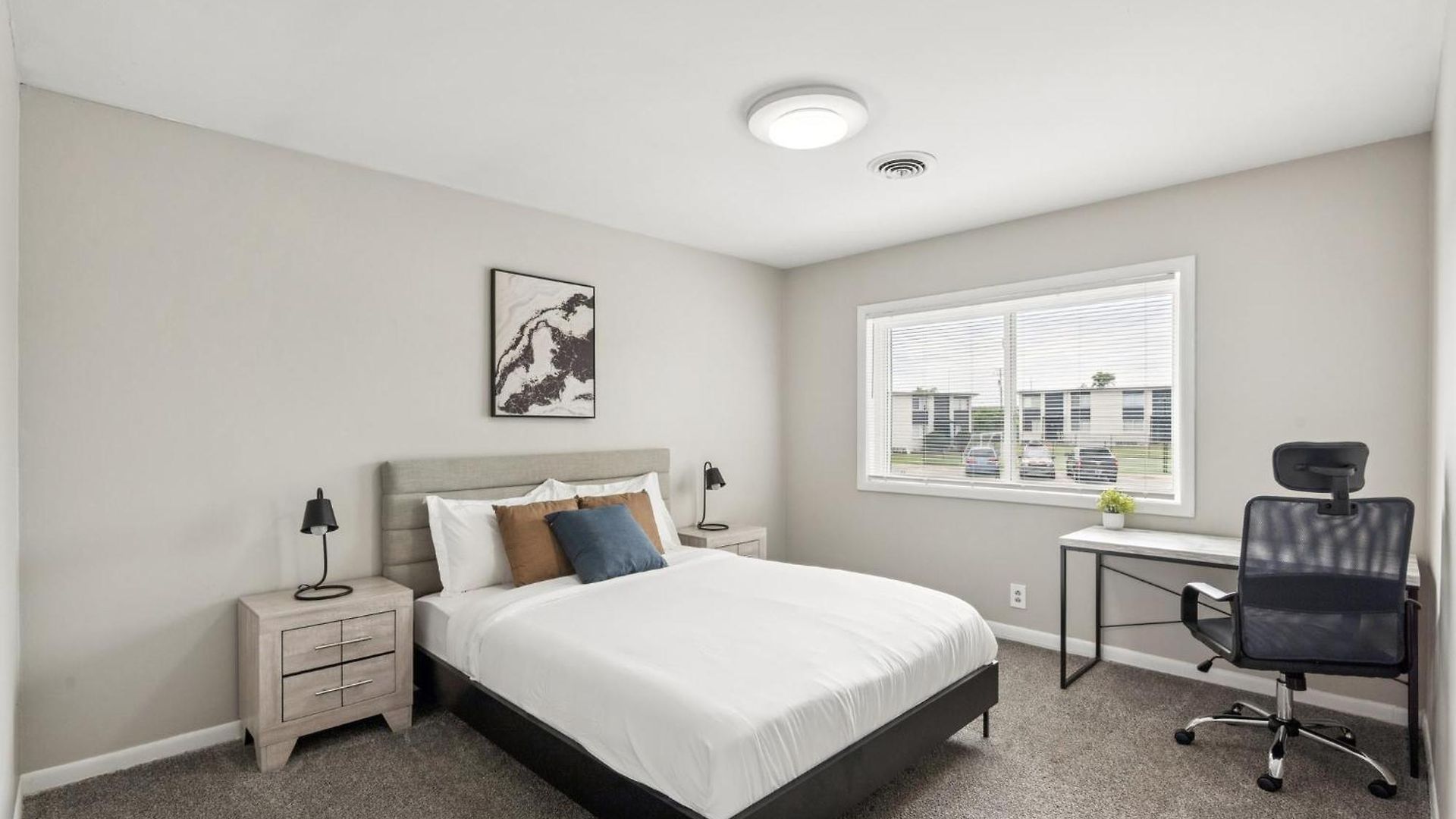 Apartment Avery D33 I Spacious 2 Bed 1 Bath *