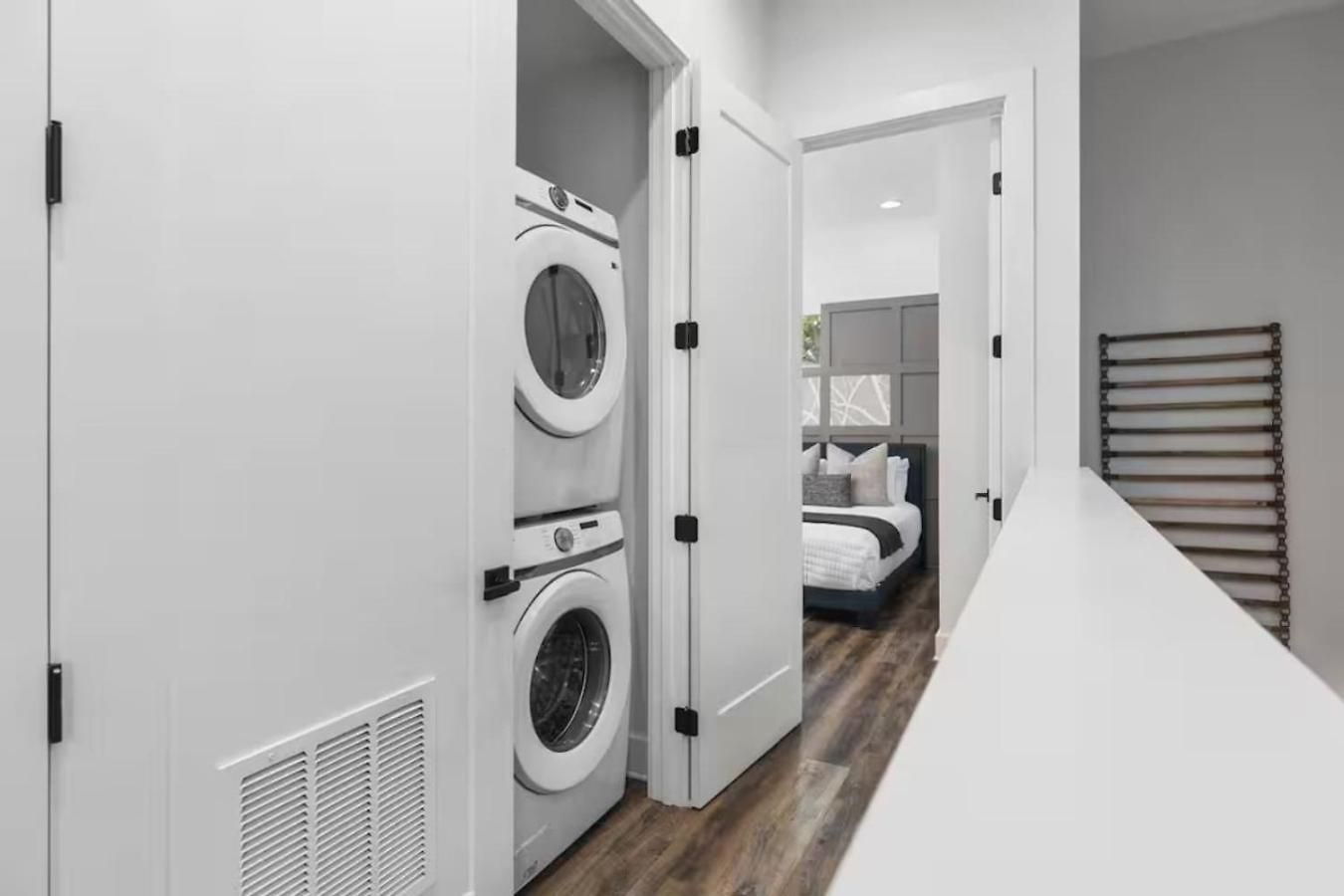 Holiday home 5br Rooftop Retreat 7 Min To Broadway
