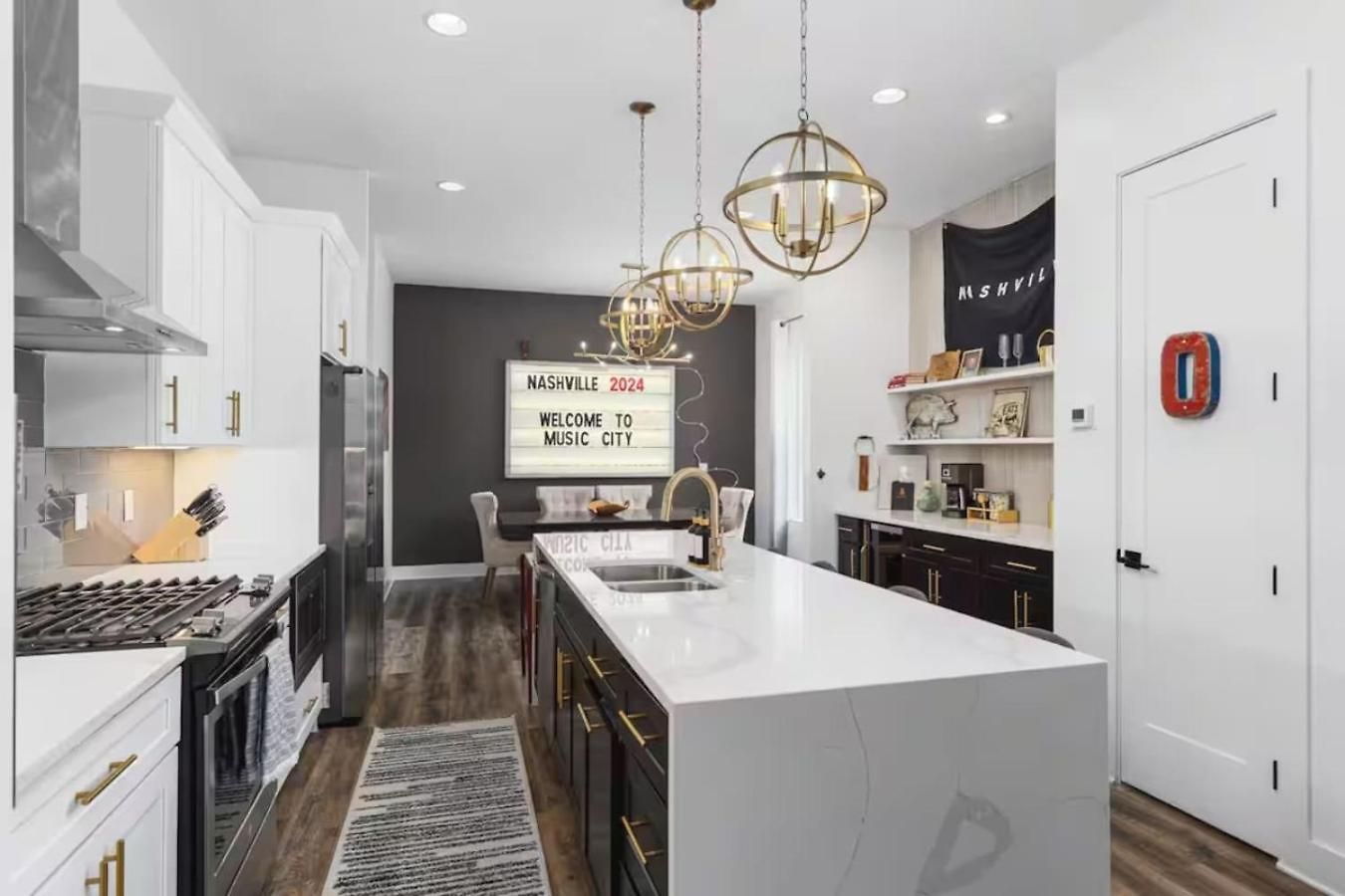 5br Rooftop Retreat 7 Min To Broadway Holiday home