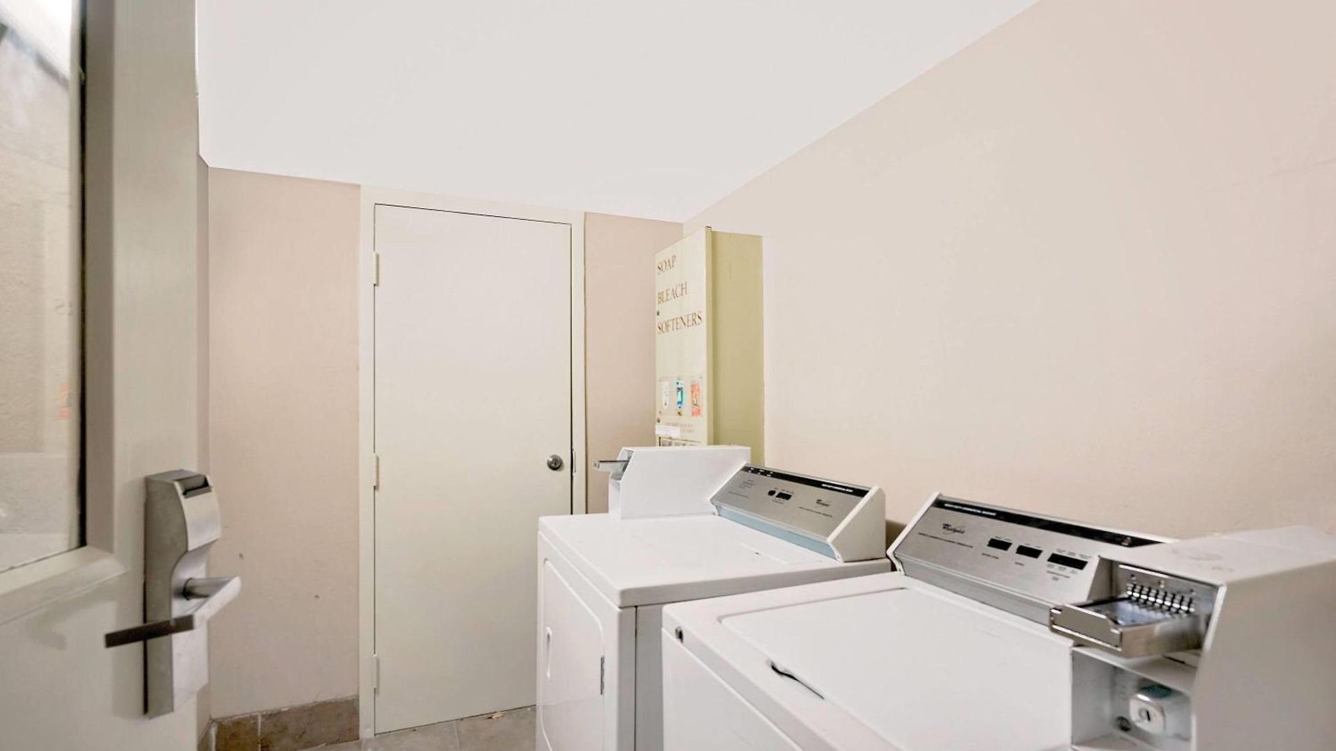 Super 8 By Wyndham Hermitage Motel 2*