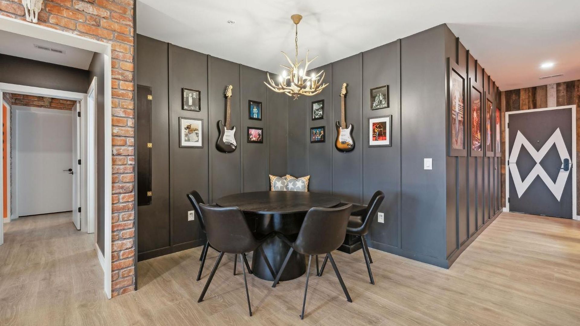 Walk To Broadway From Whiskey Glasses, Bach Party Approved With Pool And Gym Nashville