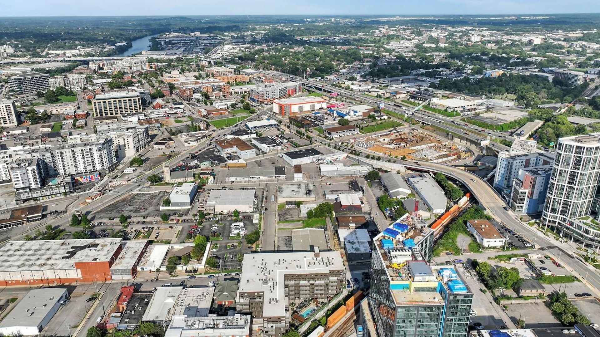 Beverly Nash Downtown, Incredible Skyline Views, Walk To Broadway! Holiday home Nashville