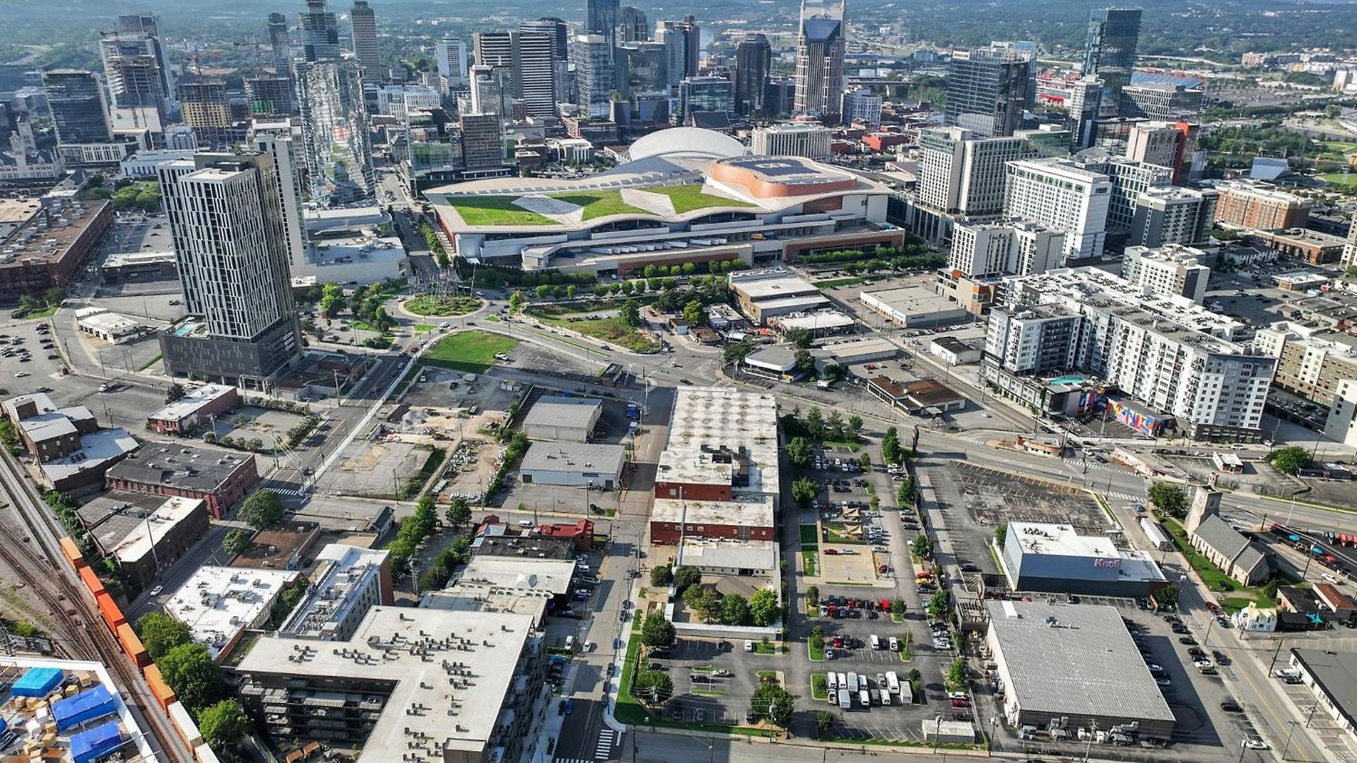 Beverly Nash Downtown, Incredible Skyline Views, Walk To Broadway! Holiday home Nashville