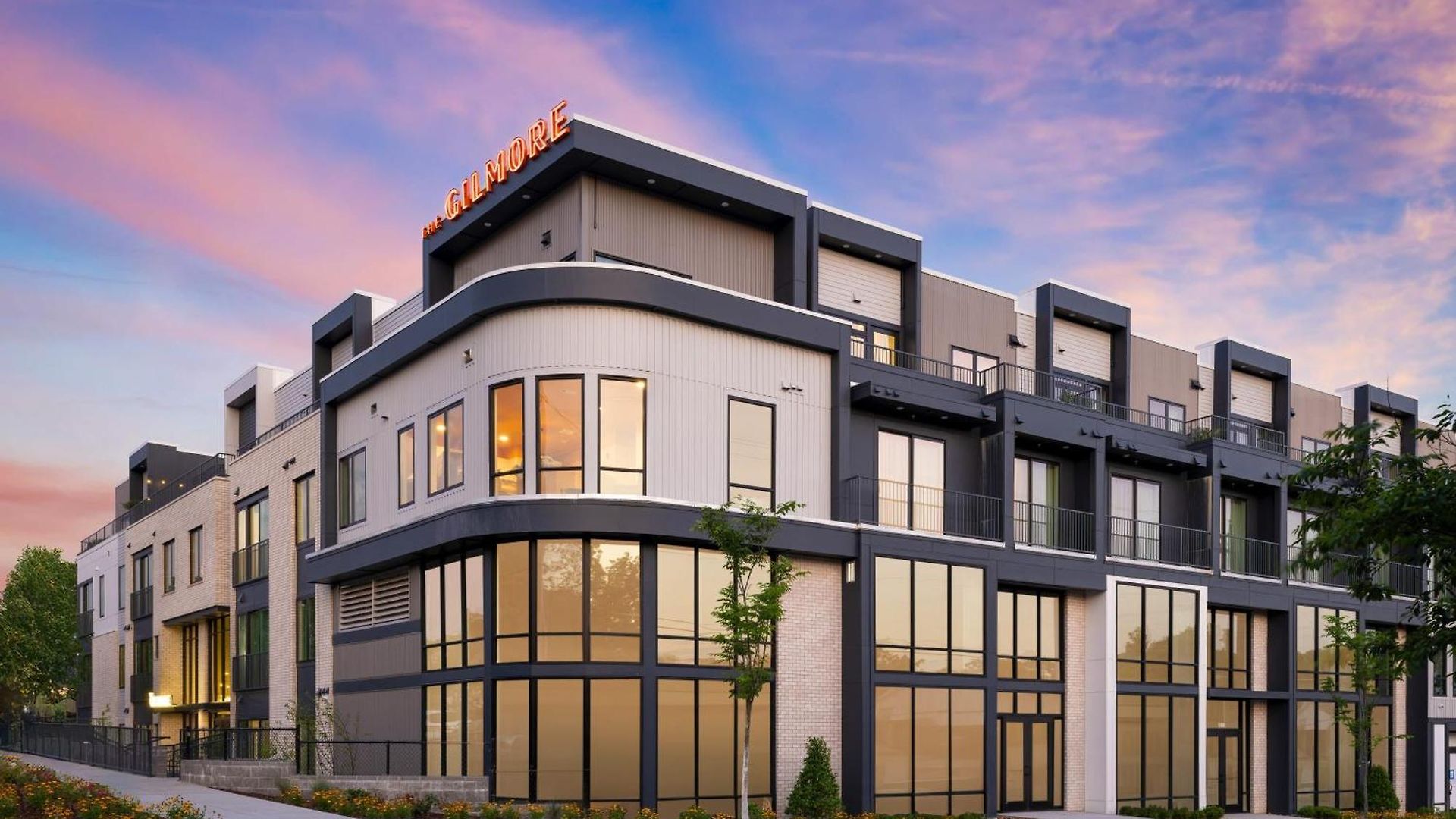 4 Units 16 Guests New 12 South Rooftop Courtyard The Gilmore *