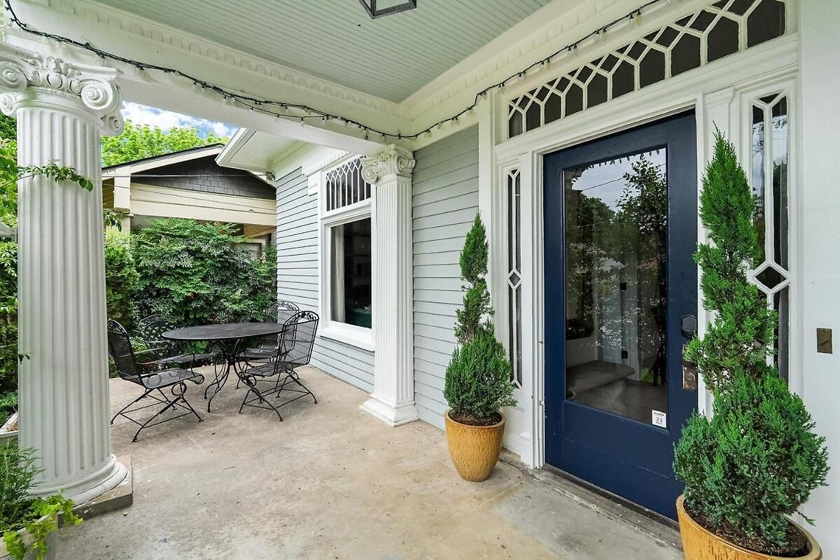 Stunning Close To Downtown And Bdwy *