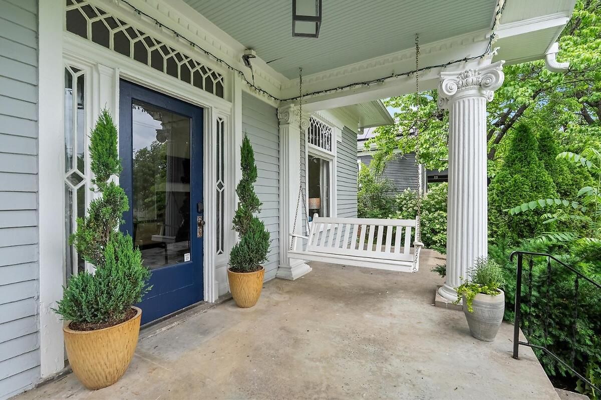 Stunning Close To Downtown And Bdwy