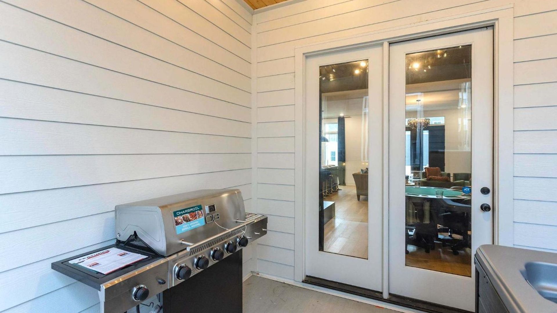 Rooftop Deck Hot Tub Fire Pit Sleeps 10