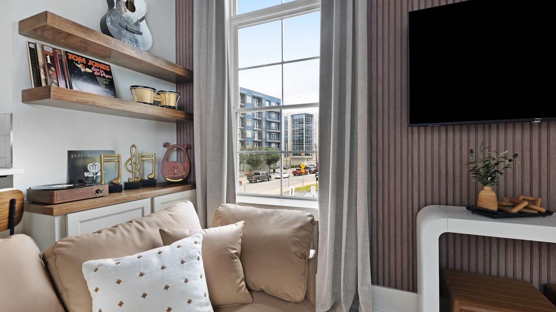 Harmony Hall By Maddox Apartment