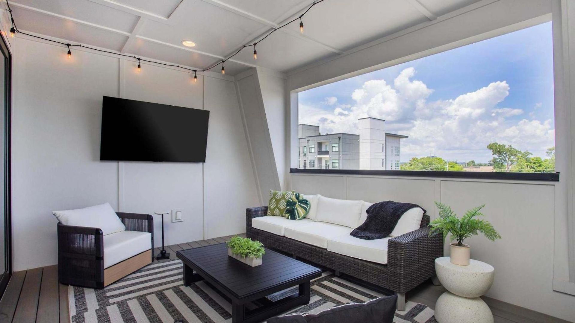 Holiday home Brand New Elegance Rooftop Views Of Nashville