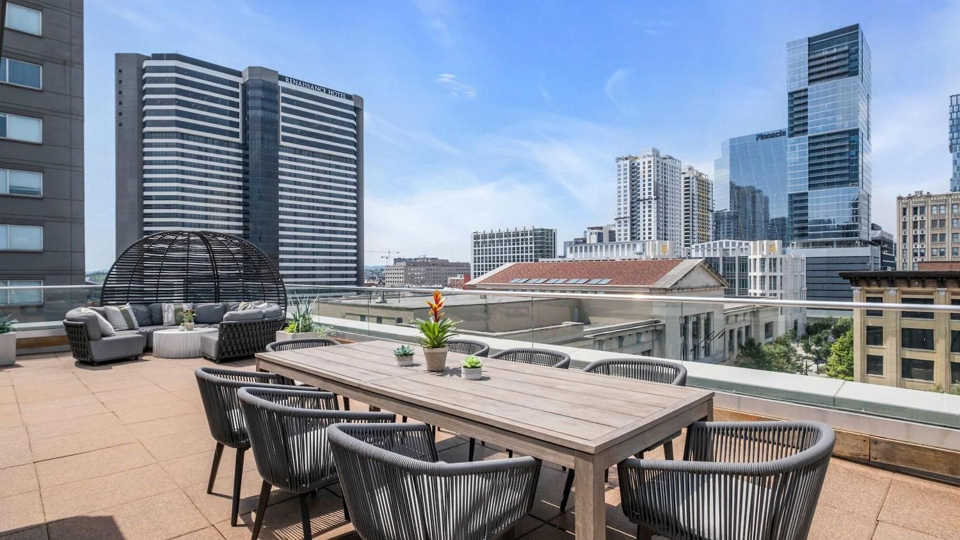 Skyline With Penthouse & Rooftop Deck 6br By Maddox *