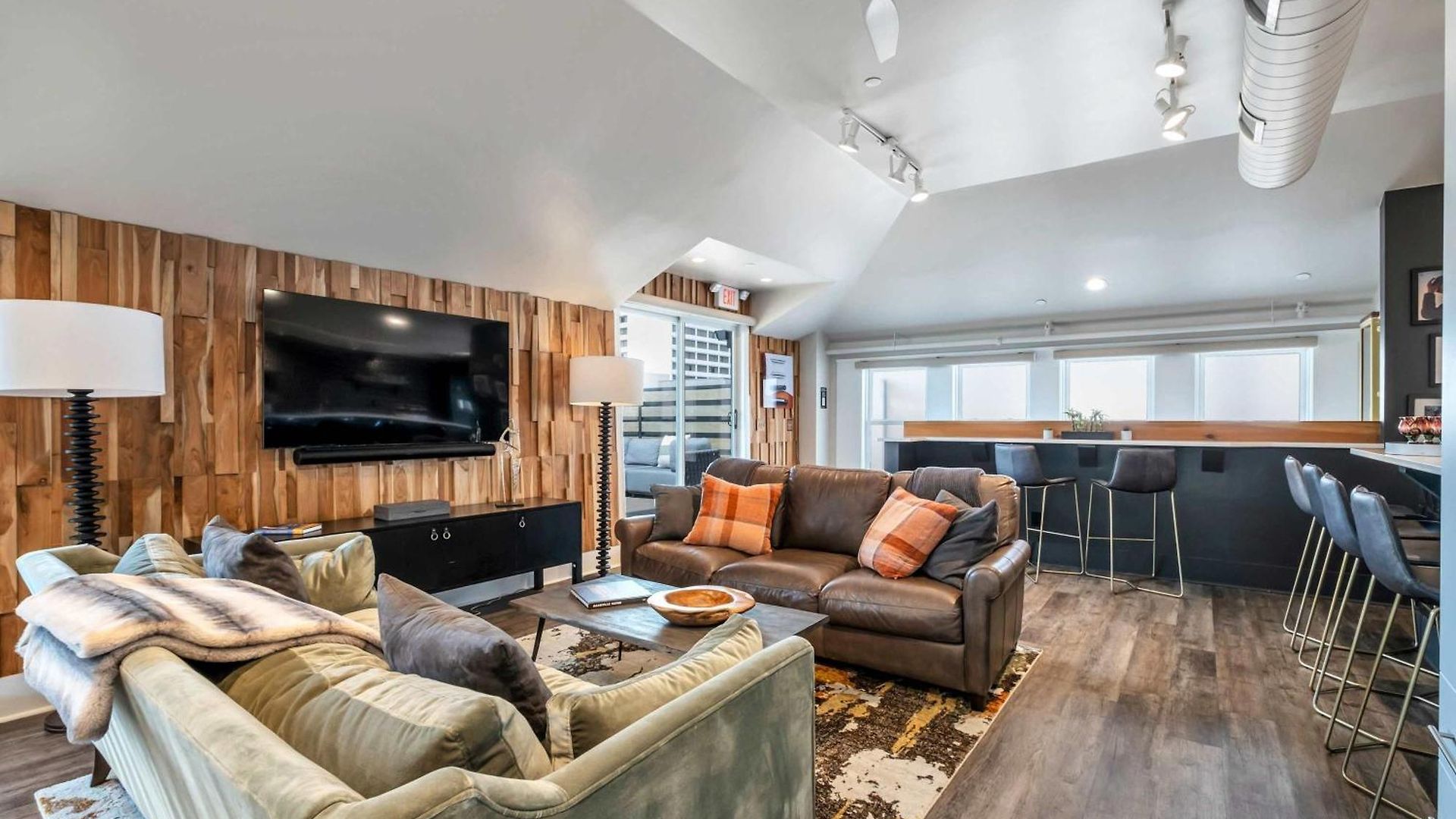 Skyline With Penthouse & Rooftop Deck 6br By Maddox * Nashville