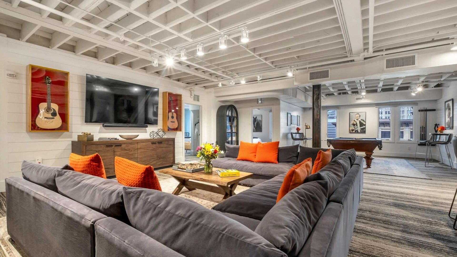 Apartment Skyline With Penthouse & Rooftop Deck 6br By Maddox *