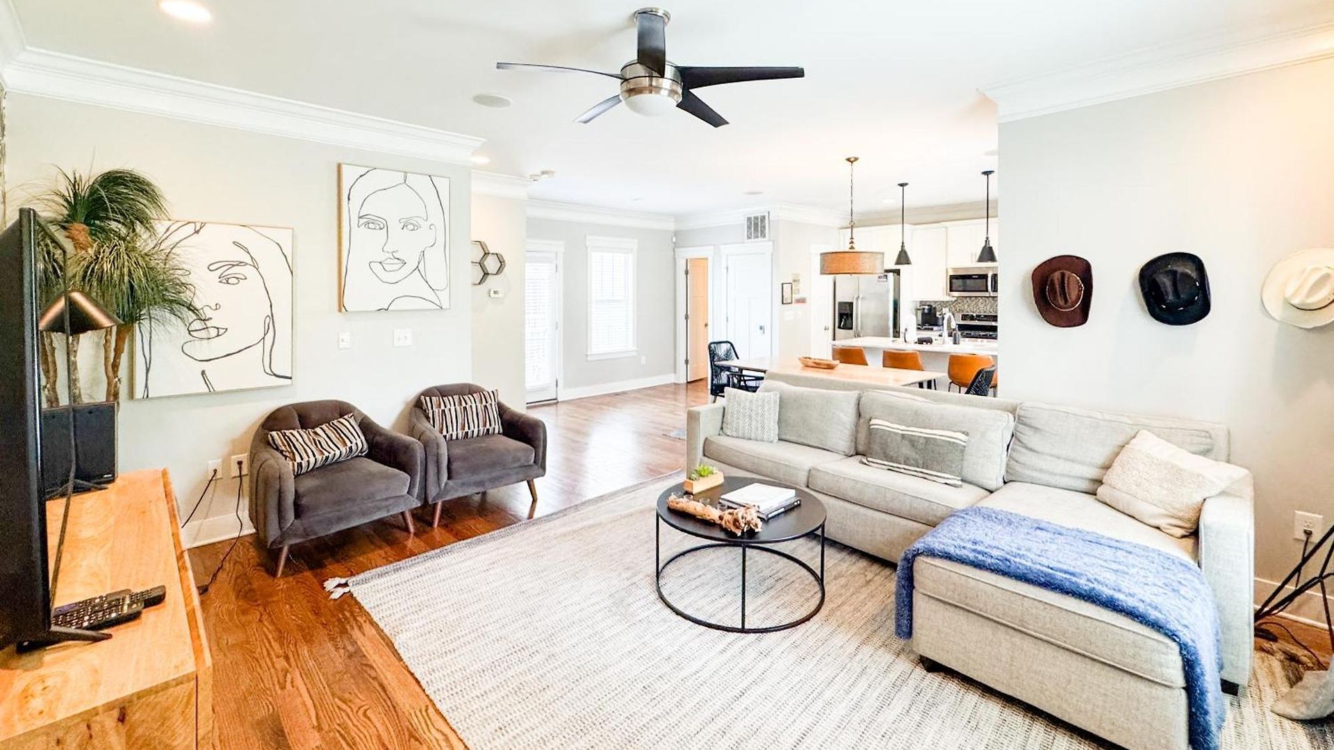Belmont And Broadway Great For Groups * Nashville