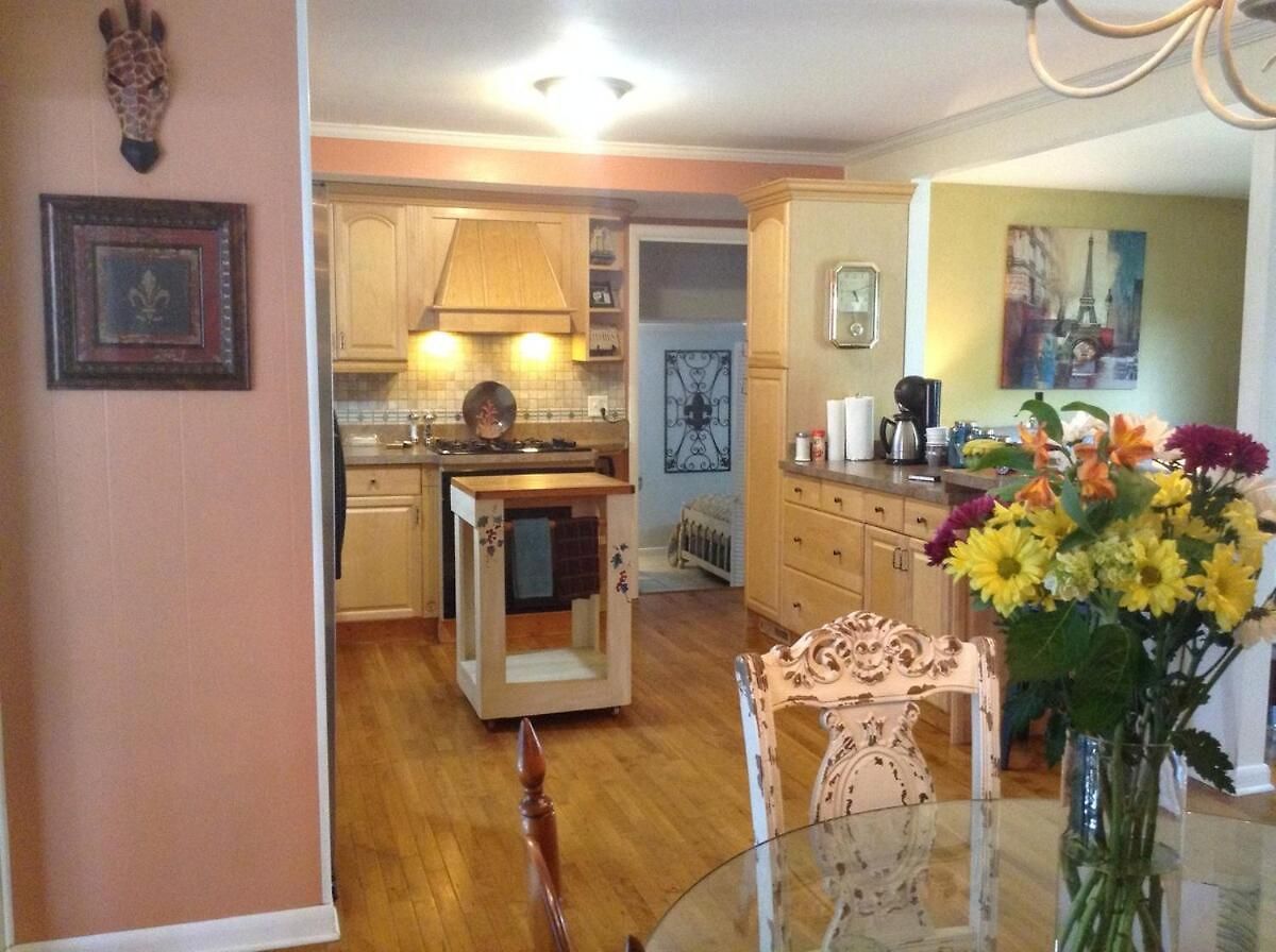 The Place Between The Lakes 4 Bedrooms 4 Beds