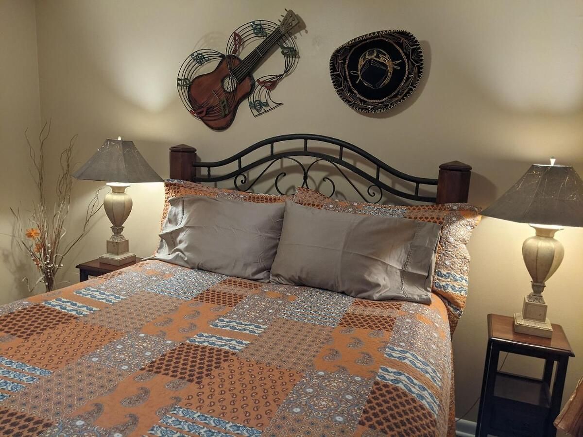 Holiday home The Place Between The Lakes 4 Bedrooms 4 Beds Nashville