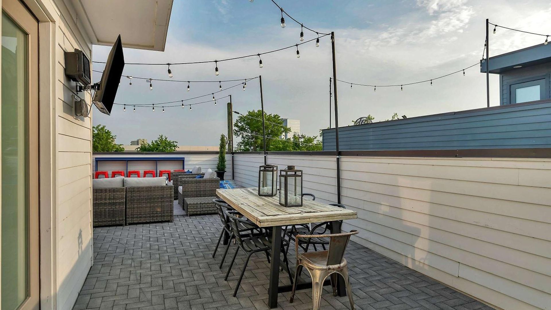 Ultimate Rooftop Double Games Bbq Skyline Views *