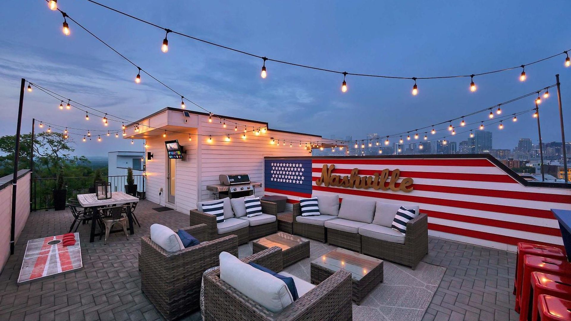 Ultimate Rooftop Double Games Bbq Skyline Views * Nashville