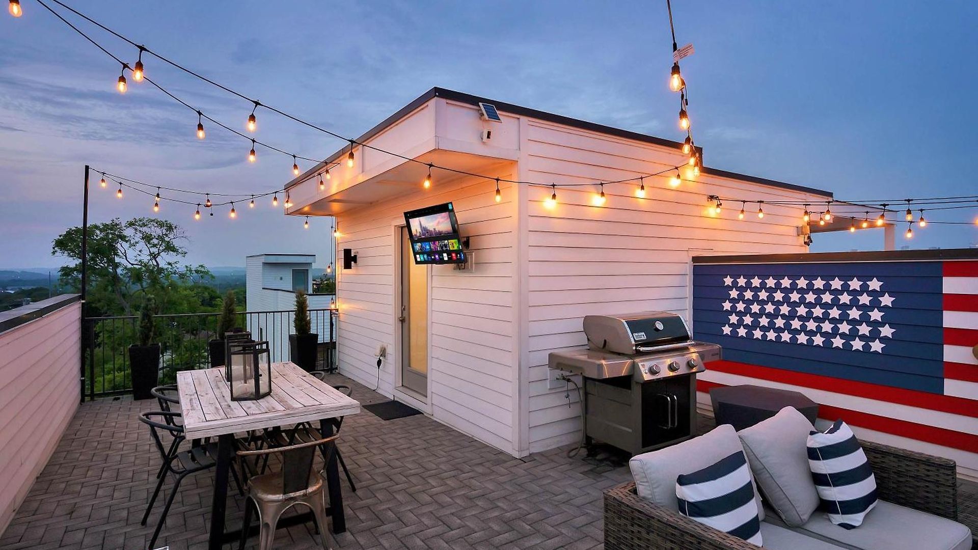 Ultimate Rooftop Double Games Bbq Skyline Views