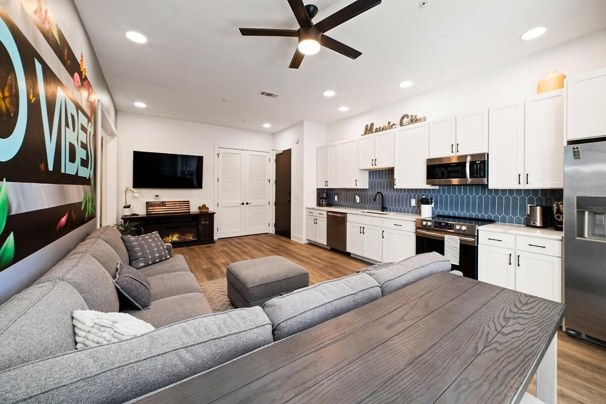 Good Vibes On Main - New - 1 Mile To Dtnash Apartment Nashville