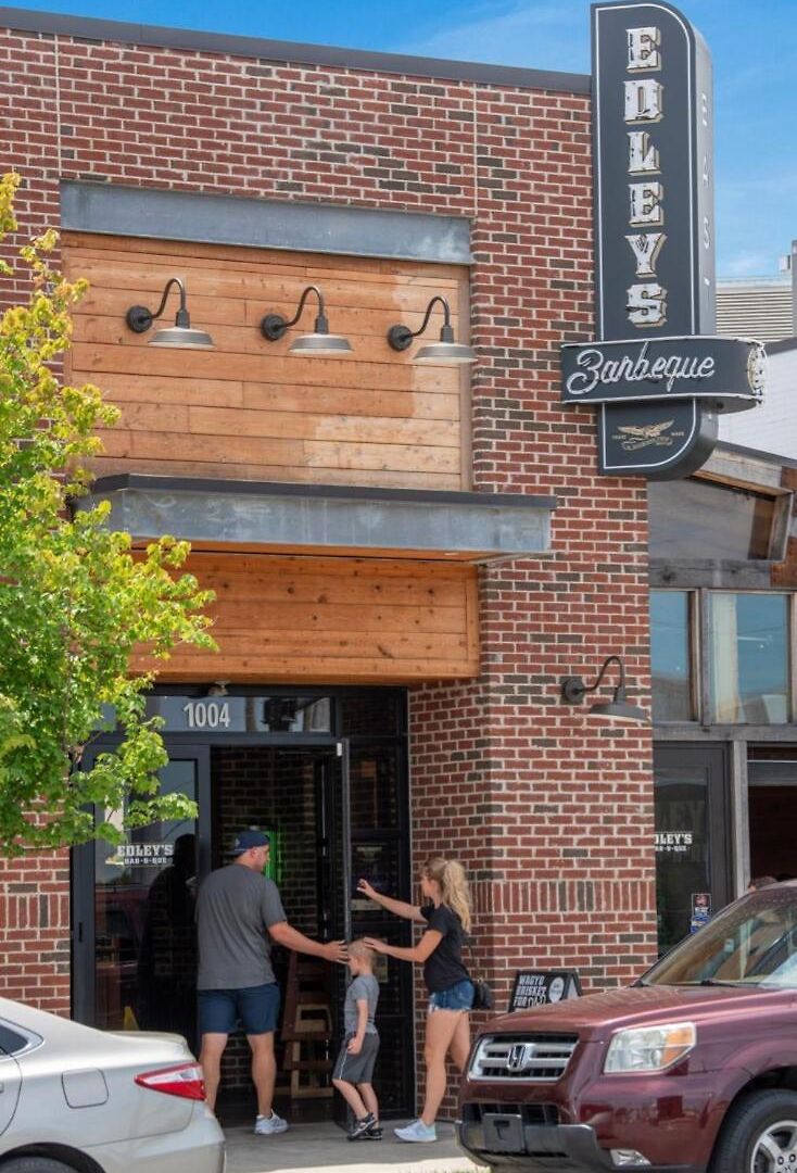 Good Vibes On Main - New - 1 Mile To Dtnash