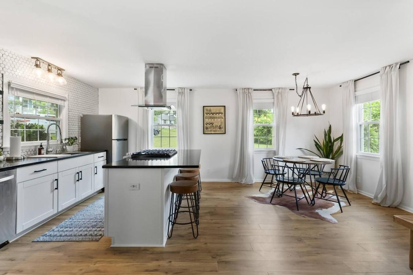 Cozy House In Trendy East With A Patio And Grill *