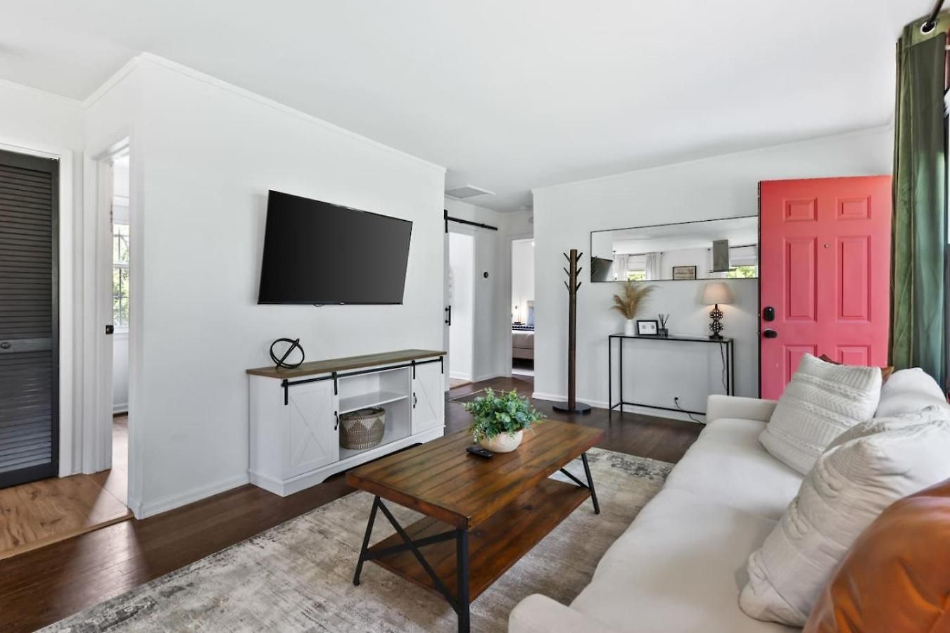 Holiday home Cozy House In Trendy East With A Patio And Grill *