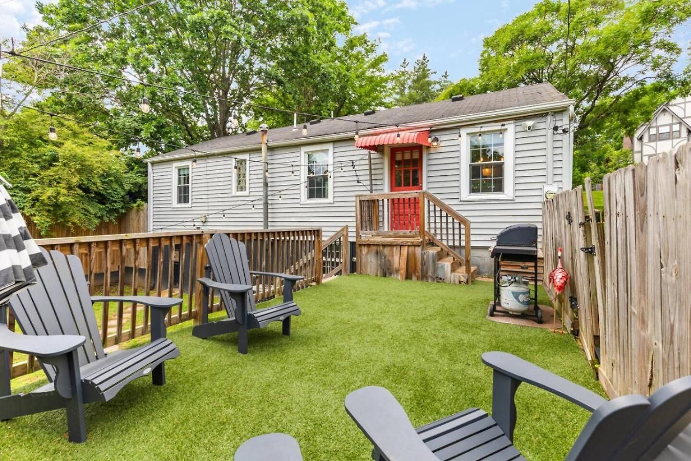 Cozy House In Trendy East With A Patio And Grill Holiday home *