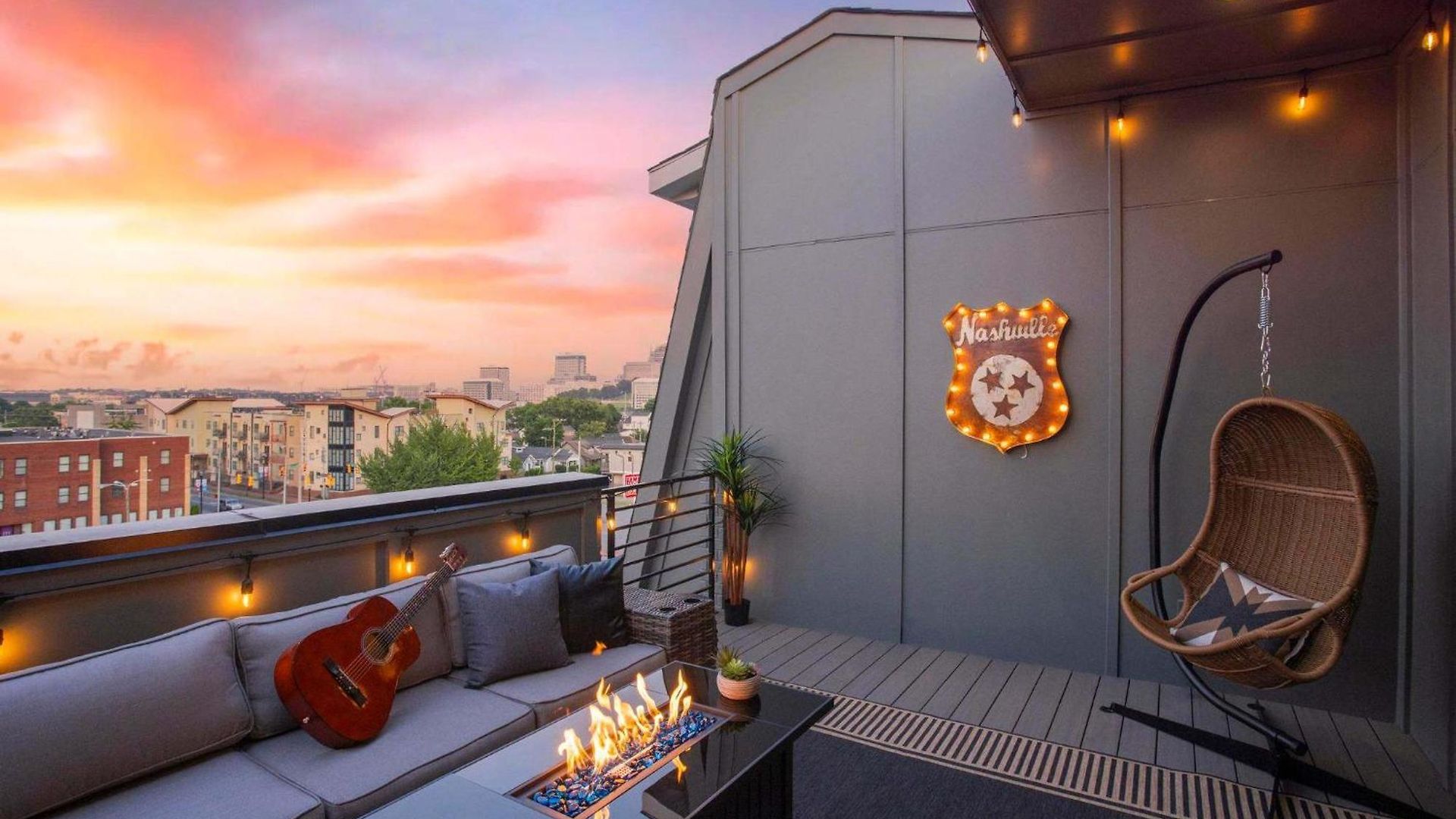 Luxury - Fire Table Balcony & Views * Nashville