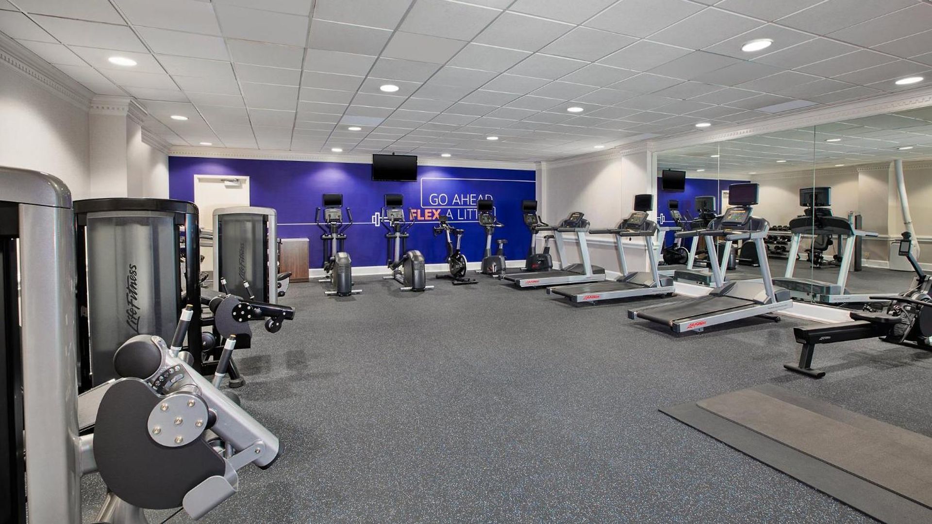 Hotel Express Nashville-downtown - Broadway By Ihg