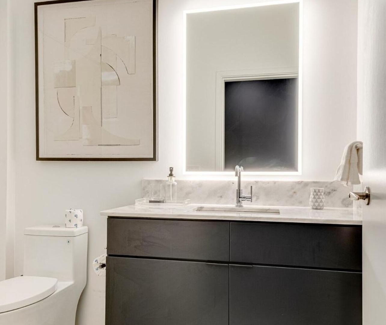 Stylish Riverfront Eve 305 - Free Parking Holiday home