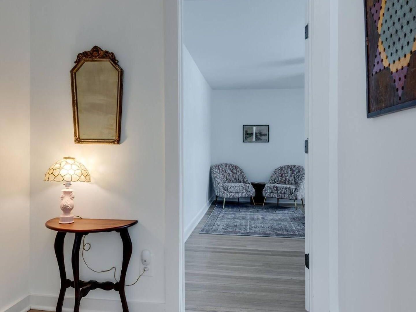 Chic 2 Bed 2 Bath, In 12 South Nashville