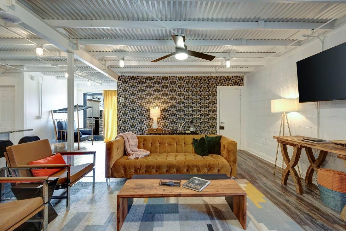 Bougie Squirrel Glam Pad * Nashville