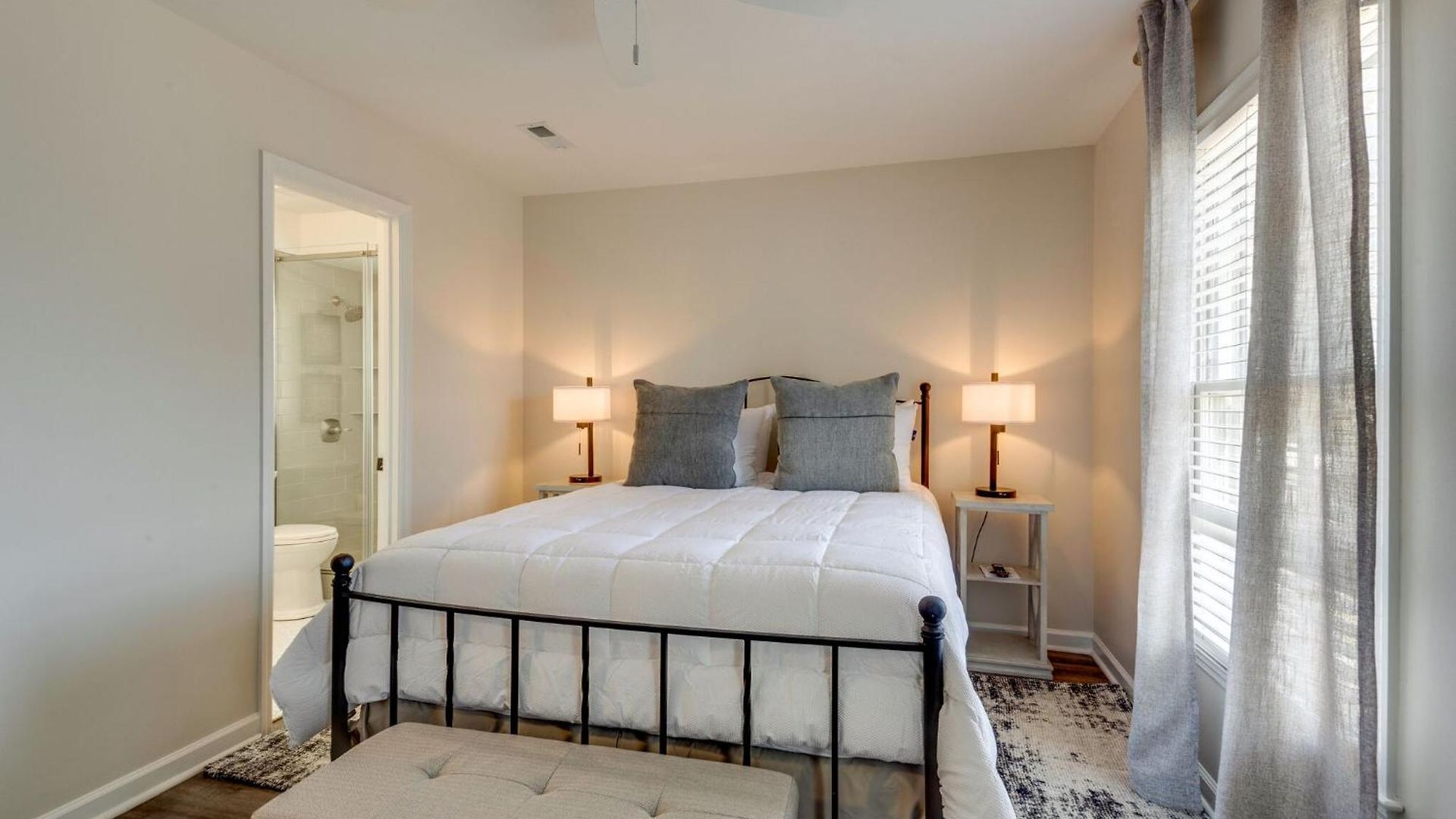 Luxury Townhouse On Music Row - Downtown Holiday home *