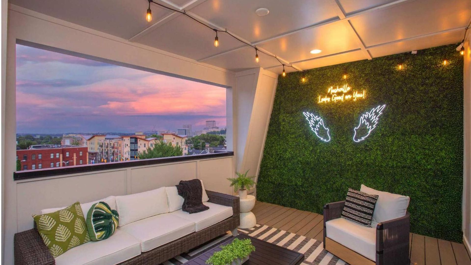 Downtown Views Glam Stations Close To Broadway Nashville
