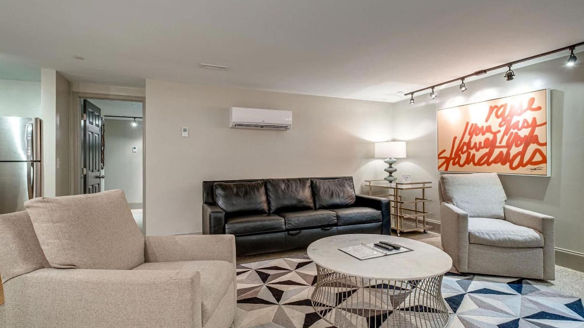 Holiday home Charming For 4 In Family Dt Walk To Broadway Nashville