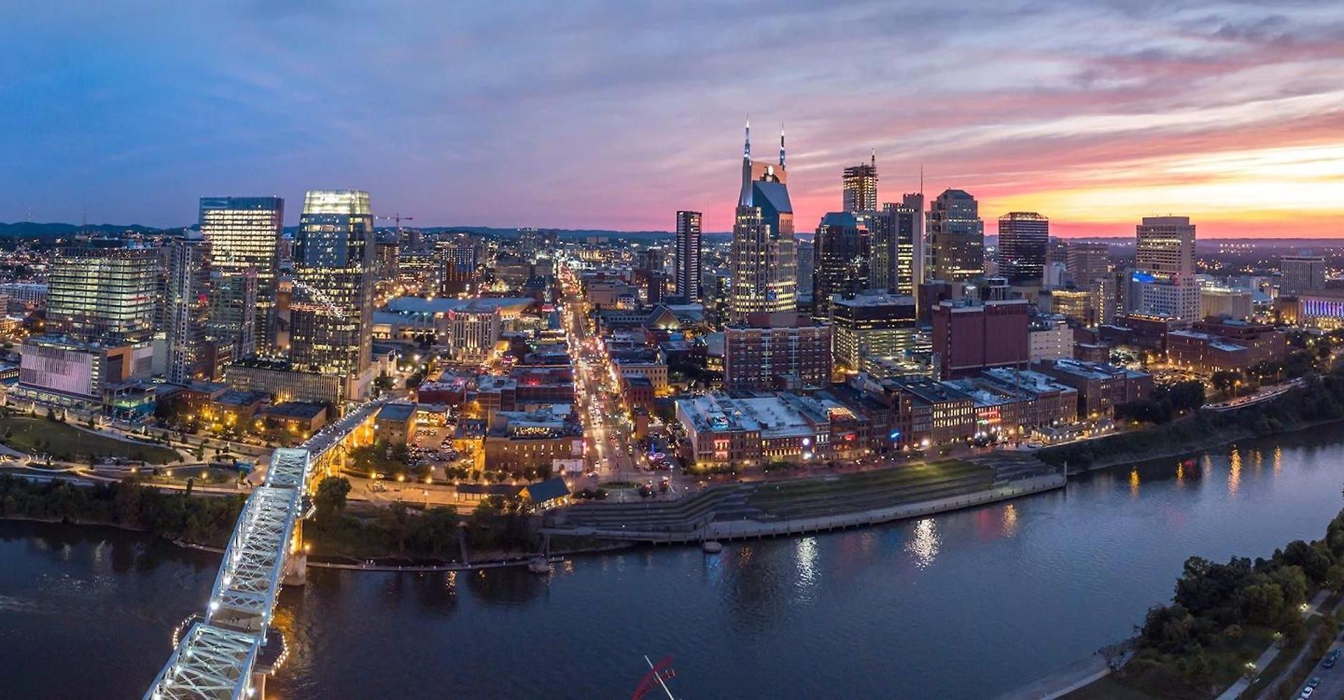 Apartment Charming Retreat For 2 Near Downtown & Broadway Nashville