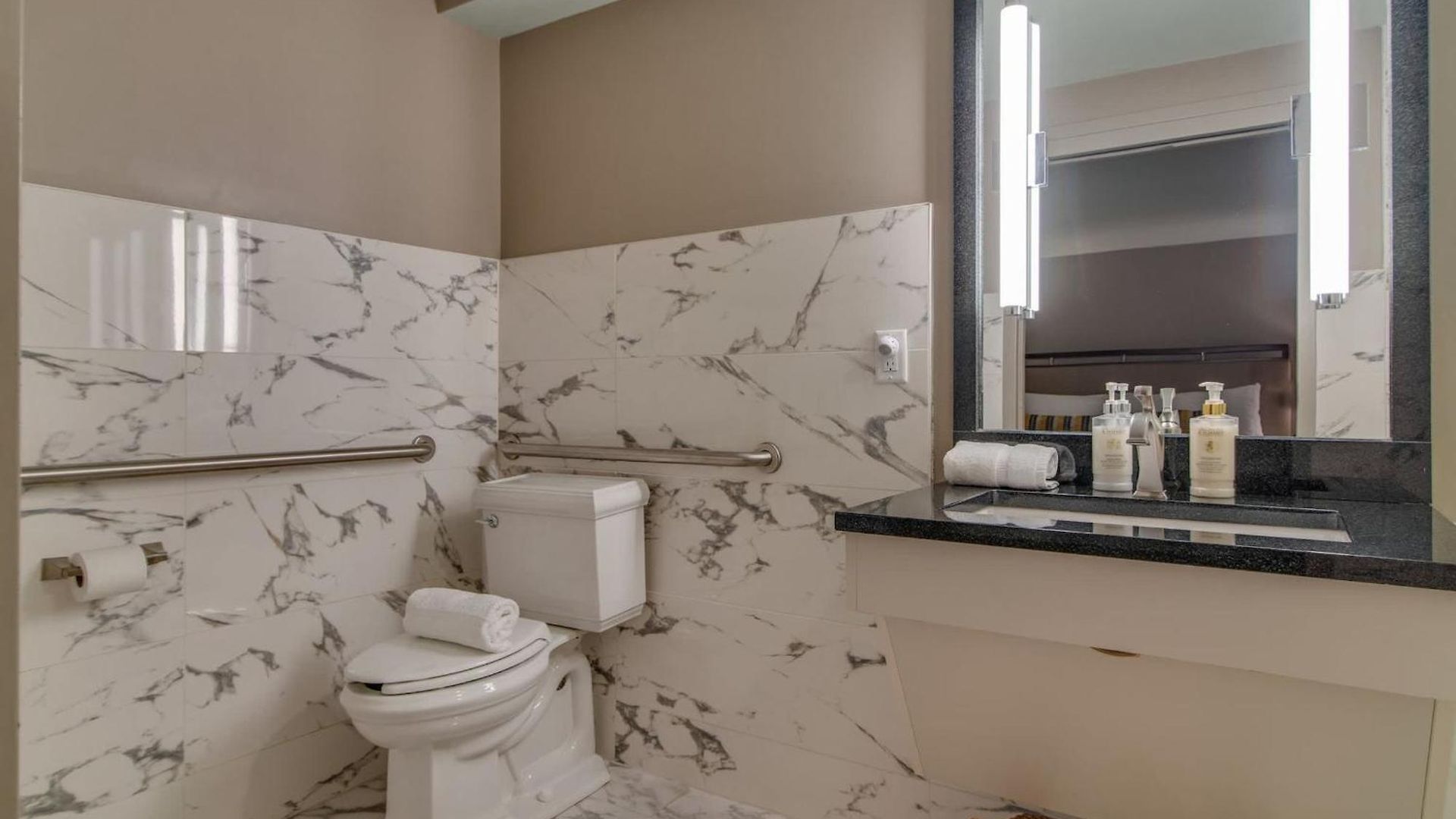Holiday home Comfy Family Retreat For 4 In Dt Walk To Broadway Nashville