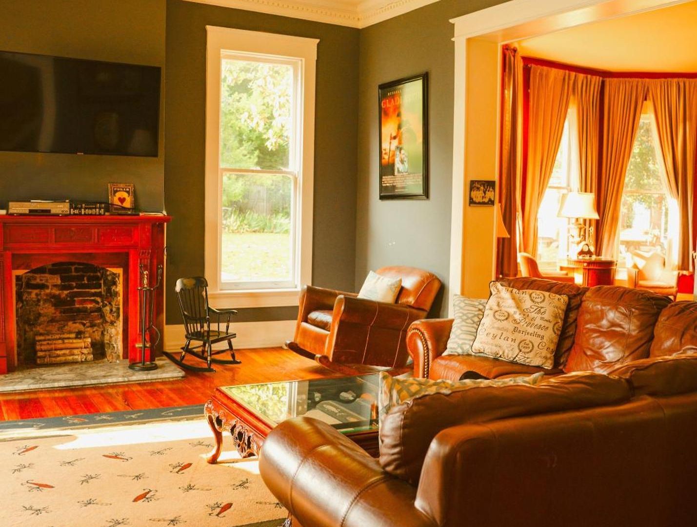 Holiday home The Magnolia Mansion 6 Minutes To Broadway On 4 Acres