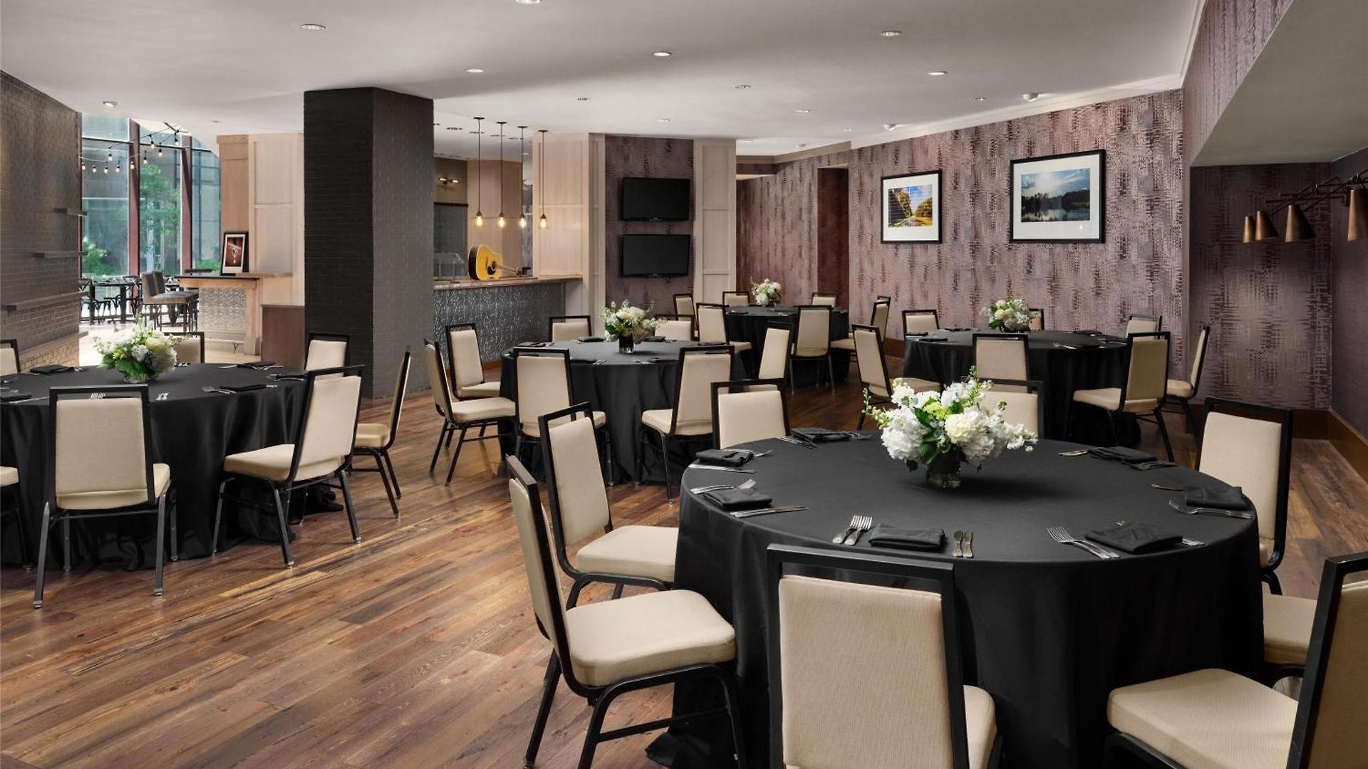 Hotel Doubletree By Hilton Downtown Nashville