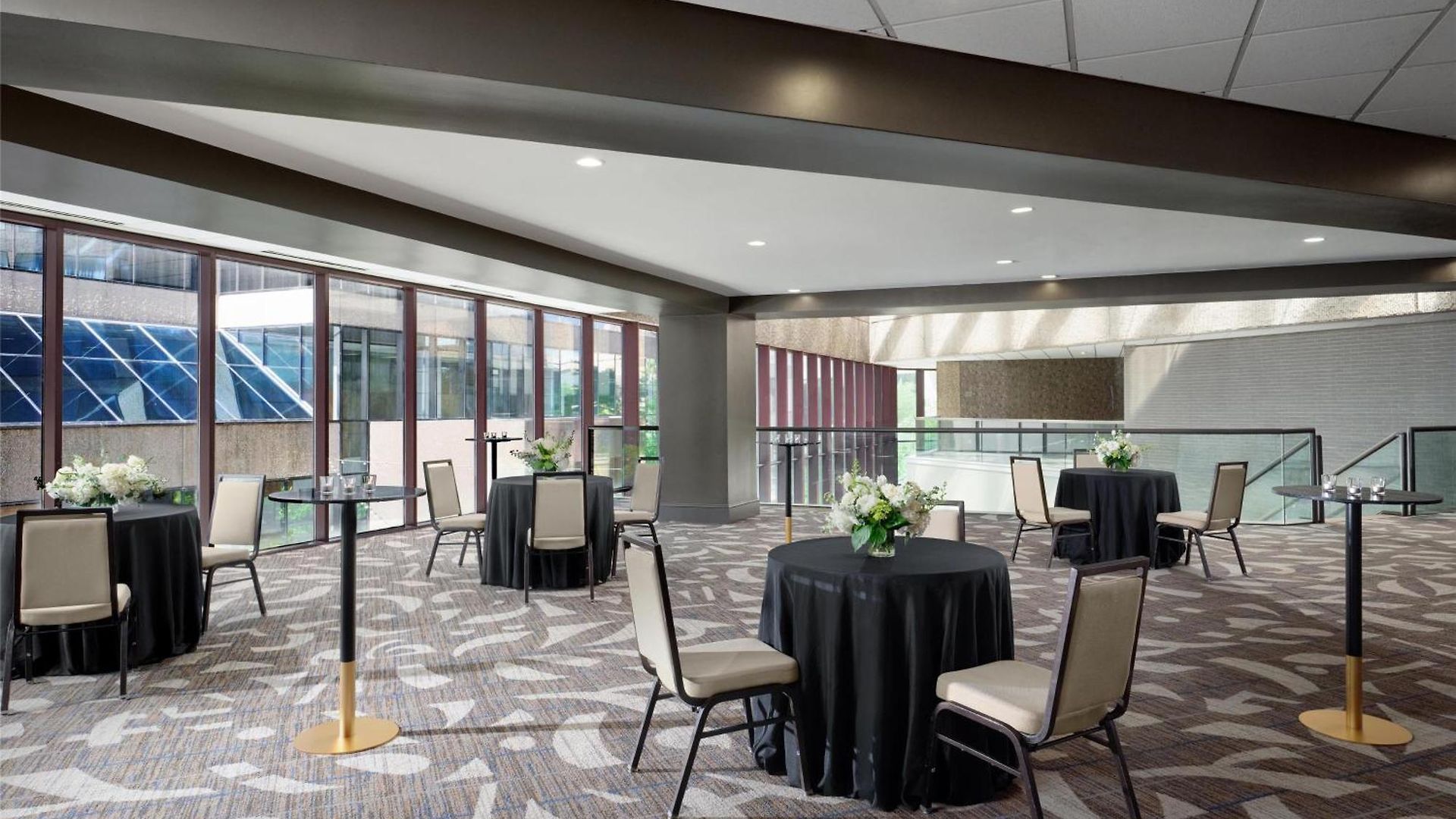 Hotel Doubletree By Hilton Downtown Nashville