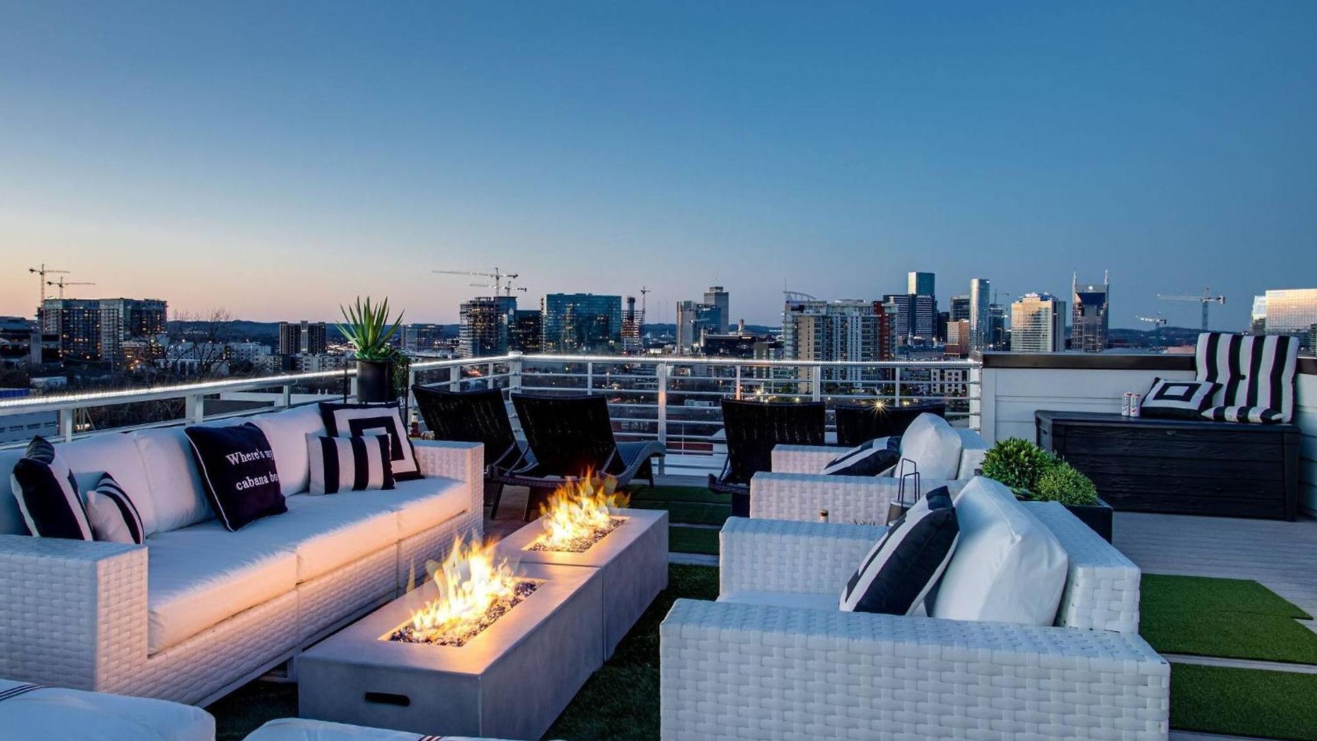 Holiday home Stella | Downtown Gulch | 7 Min Drive To Broadway! Nashville