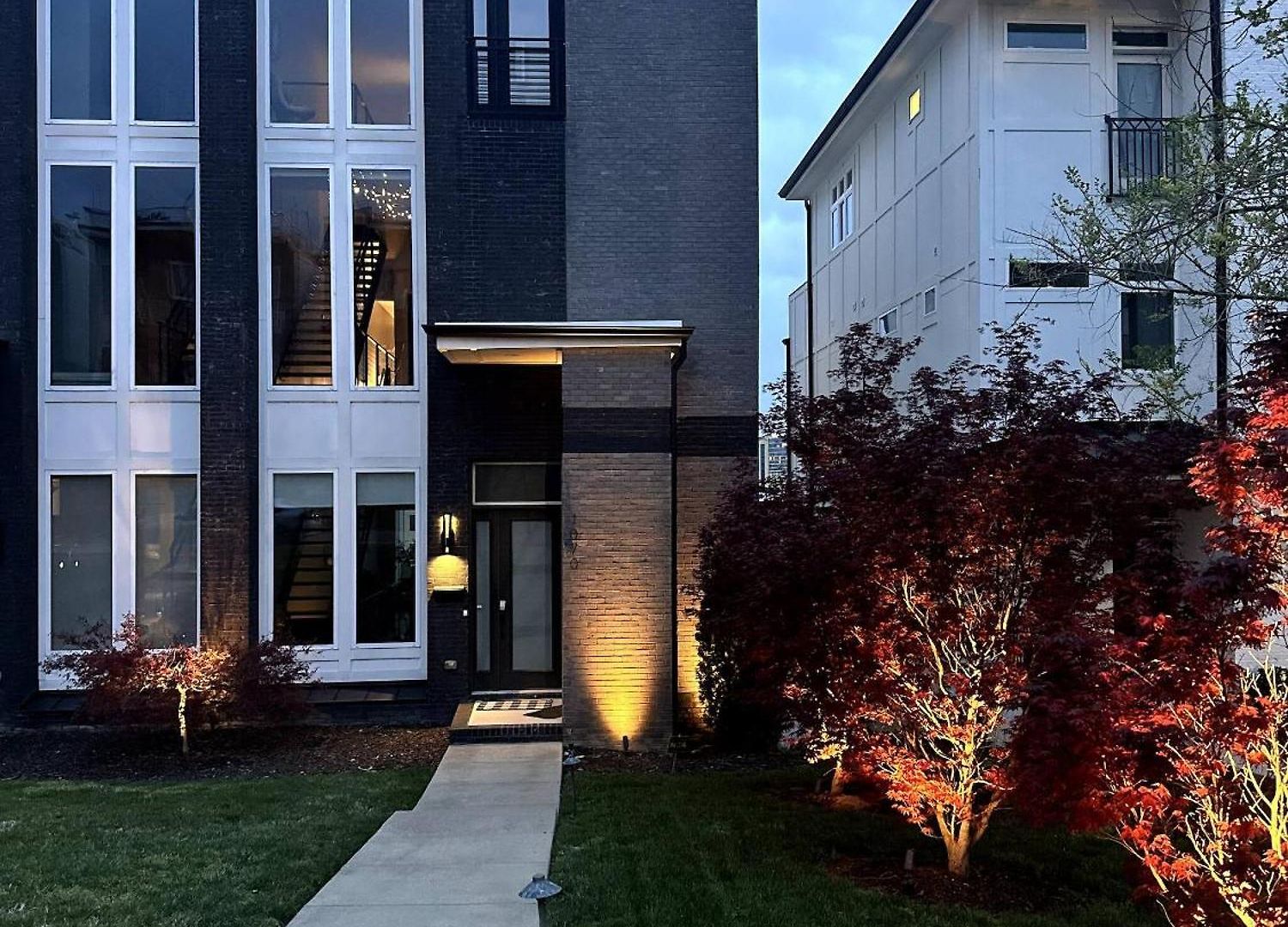Hill House | Walk To Gulch! Sauna, Hot Tub, Gym! Holiday home Nashville