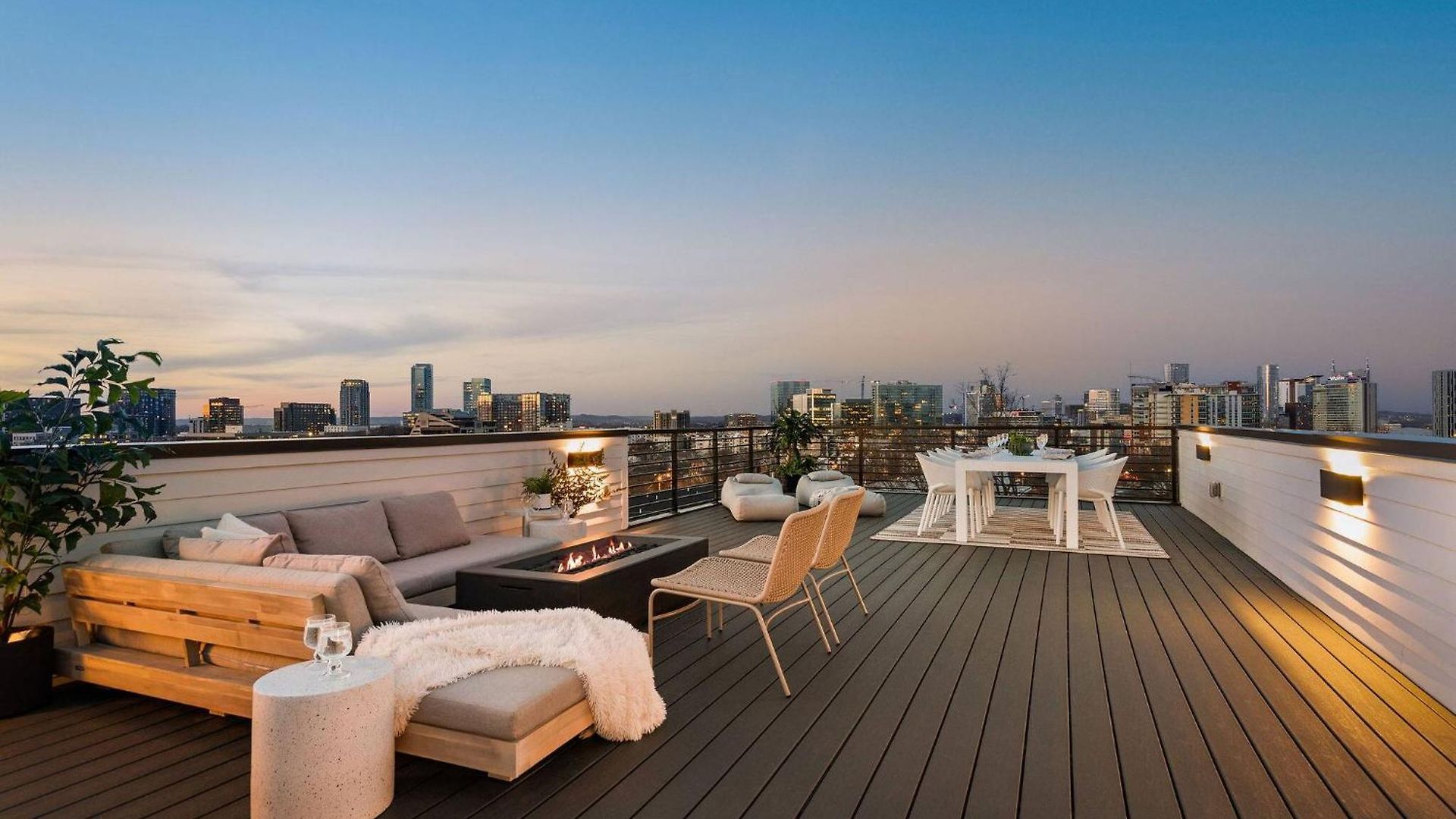 Archer House | Hot Tub Rooftop | Downtown Luxury! Nashville
